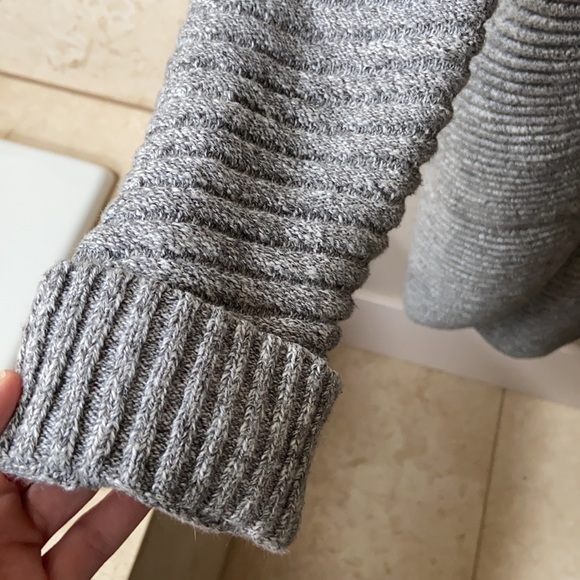 Lululemon sweater - Picture 4 of 6